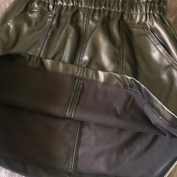 Leather skirt - Picture 4 of 4